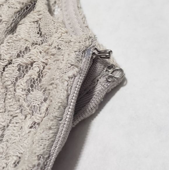 Jennifer Lopez Romantic Grey Lace Dress Size 0 - Picture 5 of 16